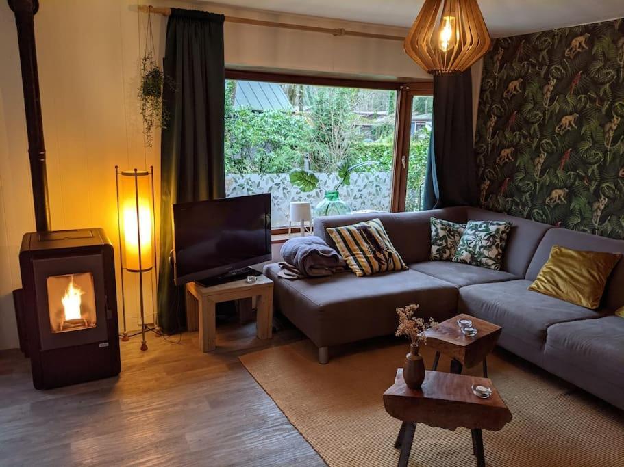Sfeervol Chaletje In Een Rustige Bosrijke Omgeving Diessen Buitenkant foto