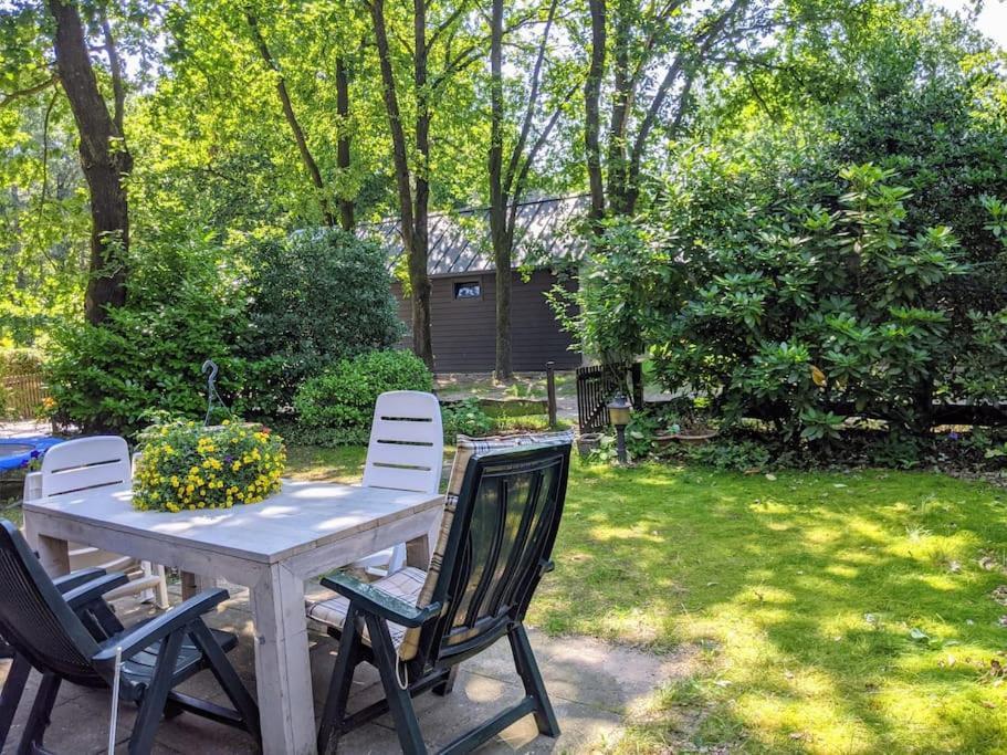 Sfeervol Chaletje In Een Rustige Bosrijke Omgeving Diessen Buitenkant foto